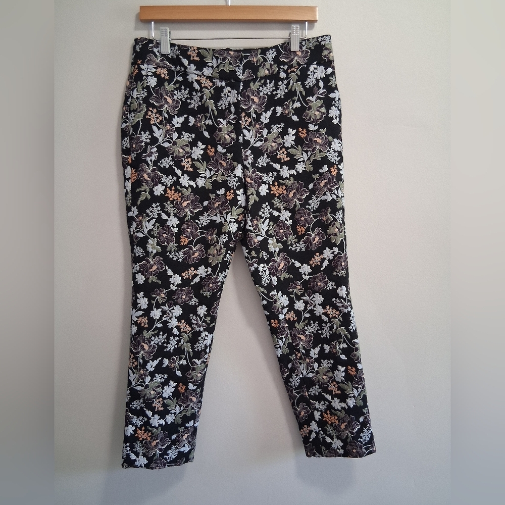 Loft Petites NWT Marisa Floral Embroidered Flat Front Pants Size 8P Cottagecore